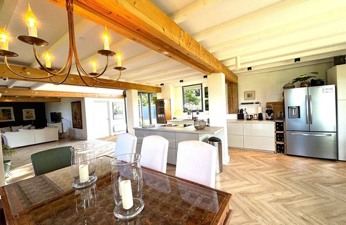 Coux-et-Bigaroque-Mouzens House | Former tobacco barn renovated as a loft, with heated pool and enclosed garden