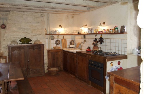 Nesle-et-Massoult House | Former 13th century seigneury not far from Fontenay Abbey