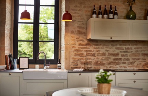 Beaune House | Former convent from the 17th, renovated, private garden, Beaune center