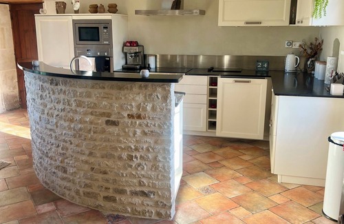 Alloinay House | Former Convent schoolhouse in the Country In quiet village.