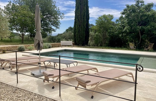 Lauris House | Former sheepfold in the heart of nature at Lauris le Mas des Redelles