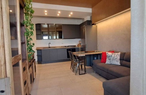 Formia Apartment | FORMIAE Hsg - PANORAMIC CENTRAL Holiday Home - WITH CAR PARKING IN BOX (NO SUV)