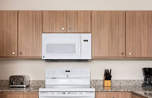 Enterprise Resort | Formula 1 Weekend special-1 bdrm condo style resort right off strip