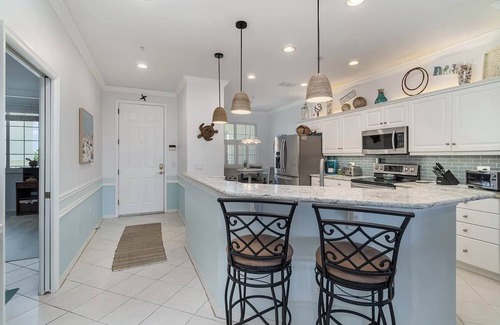 Truckland Condo | Fort Myers condo1 mile from beach! Available December 2024, April 2025-Oct 2025