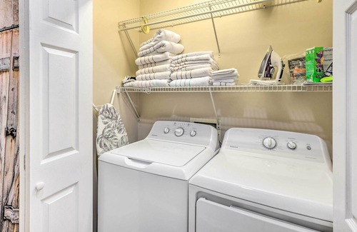 Fort White Cabin | Fort White Getaway w/ Pool + Mountain Bikes!