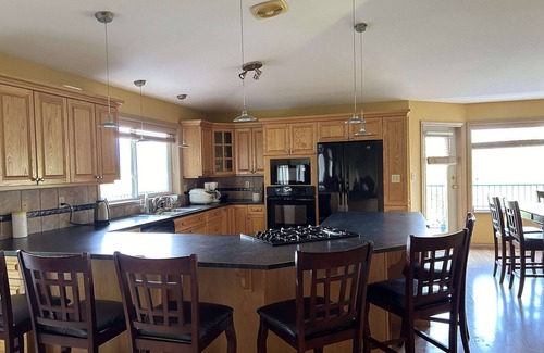 Langley House | Fort Wine Burrow: 8 Guest Rental Home