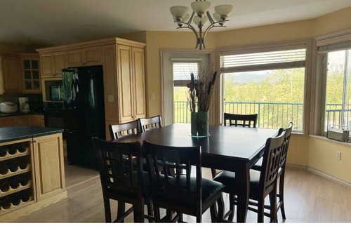 Langley House | Fort Wine Burrow: 8 Guest Rental Home