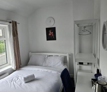 Sherwood Forest House | Forward Lodge and Suites