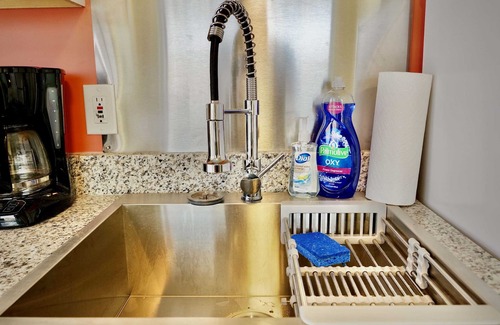 Terlingua House | Fossil Knob Ridge -Quicksilver: Ultra Modern Container Home