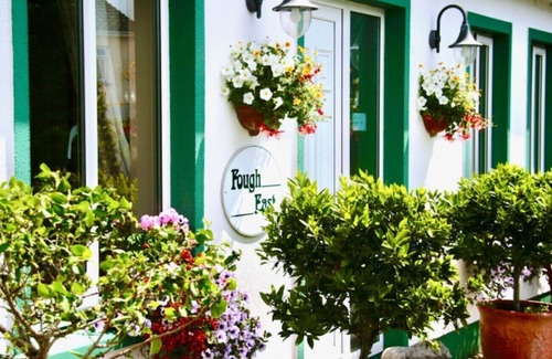 Oughterard Ski Chalet | Fough East, Cozy and close to town