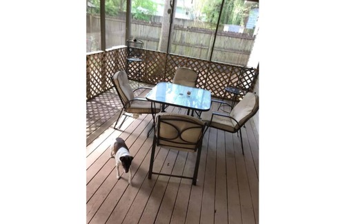 Crestline Heights House | Found on Quiet Cul-de-sac, 10 mins from the airport & downtown
