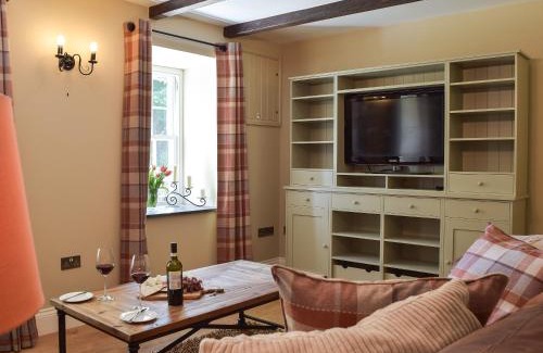 Eglwyswrw House | Fountain Hill