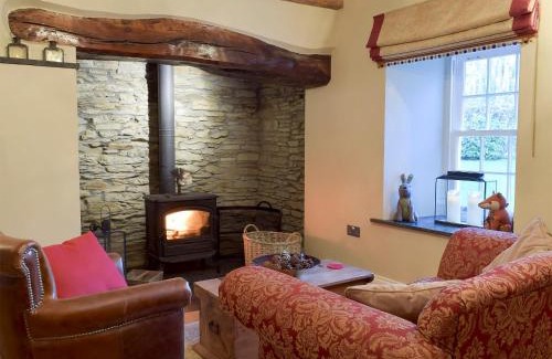 Eglwyswrw House | Fountain Hill