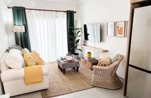 Middelburg Apartment | Fountain on the Fairway