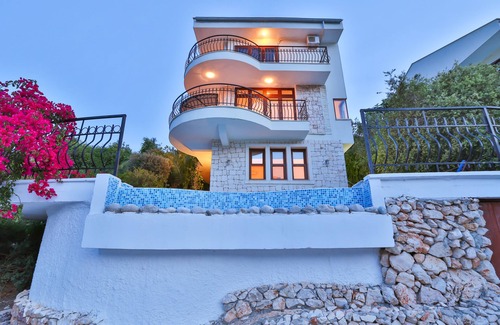 Kas Villa | Four Bed Villa with infinity Pool and Stunning Sea View