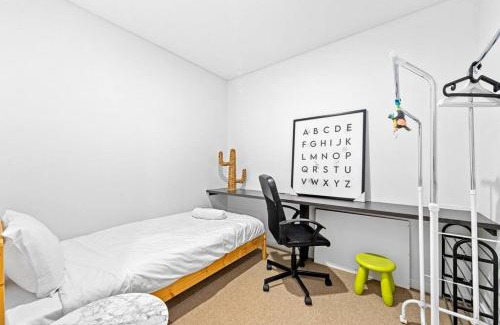 Sydney Olympic Park Apartment | Four bedroom apartment with facilities in Olympic Park