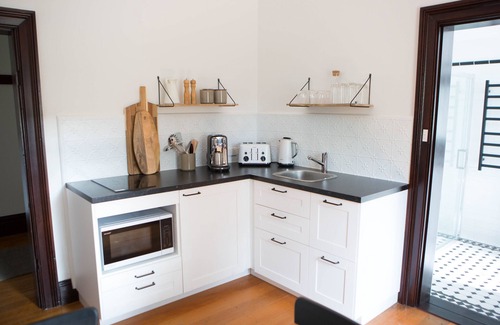 Bombira House | Four bedroom federation home in Mudgee, walk to wineries, restaurants and town