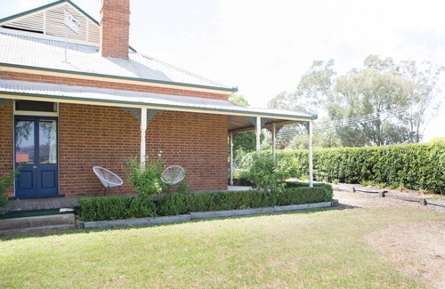 Bombira House | Four bedroom federation home in Mudgee, walk to wineries, restaurants and town