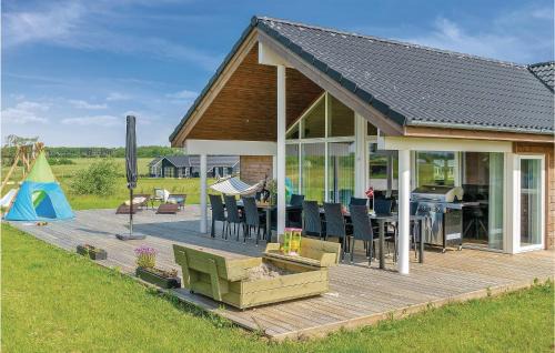 Saksild Strand House | Four-Bedroom Holiday Home In Odder