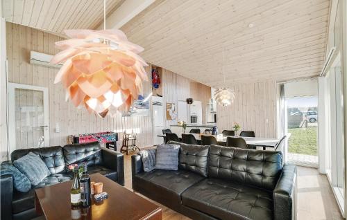 Saksild Strand House | Four-Bedroom Holiday Home In Odder