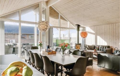 Saksild Strand House | Four-Bedroom Holiday Home In Odder