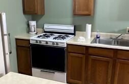 Golconda House | Four Bedroom Relaxing Bungalow w/Two Full Kitchens!