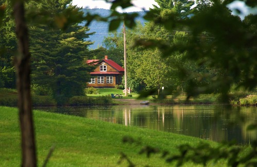 Jeffersonville House | Four-Bedroom Vermont Farmhouse near Smuggler's Notch