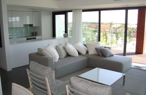 Carvalhal Hotel | Four Modern 2BR Apts by Marina w/River Views & Free Parking, Near Golf Academy