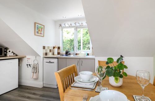 Kintbury House | Four Oaks