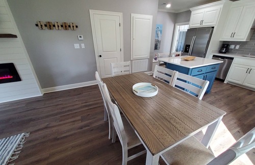 Biloxi House | Four Palms Unit B, 500ft to Beach, Walk 2 Casinos!