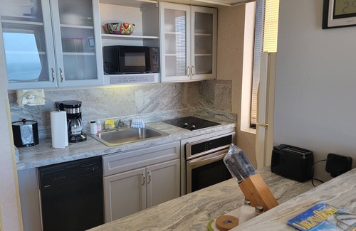 Northeast Virginia Beach Resort | Four Sails Resort