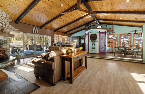 Upper Moonridge Cabin | Four Season Escape – Cozy Big Bear Cabin with Pool, Jacuzzi & Sauna