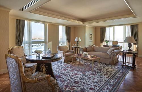 Oula Hotel | Four Seasons Cairo At The First Residence
