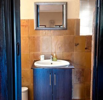 Lephalale House | Four Seasons Guesthouses