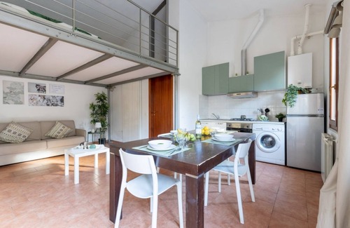 Pisa Apartment | Four Shades of Pisa - Green Studio Apartment