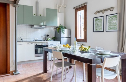 Pisa Apartment | Four Shades of Pisa - Green Studio Apartment