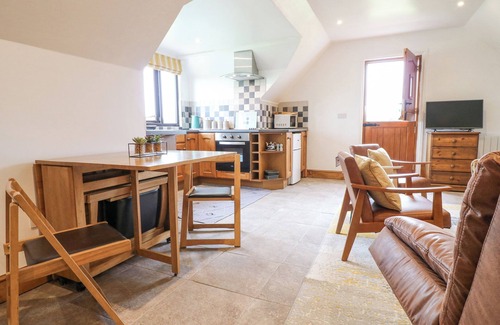 Kibworth Beauchamp Cottage | FOURWAYS LOFT, romantic, character holiday cottage in Kibworth