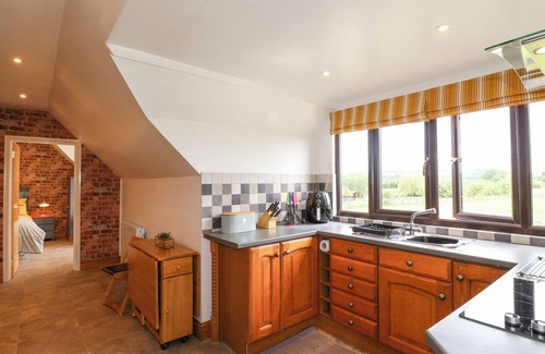 Kibworth Beauchamp Cottage | FOURWAYS LOFT, romantic, character holiday cottage in Kibworth