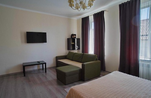 Cherkessk House | Fox Guesthouse