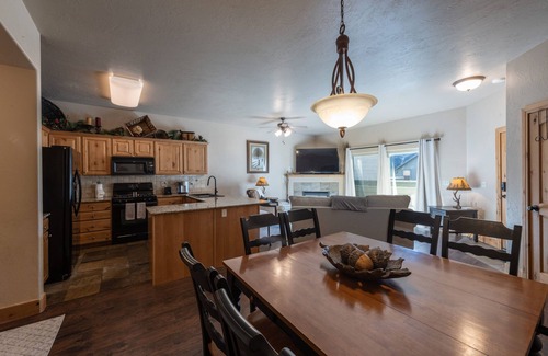 Kimball Junction Condo | Fox Point H5 In the Heart of New Park