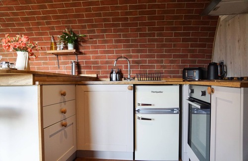 Rhayader Cabin | Foxes View Underground House