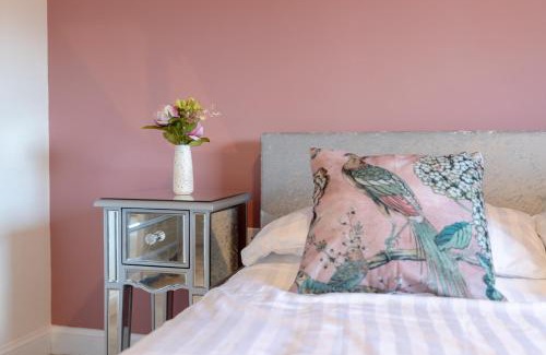 Longridge House | Foxglove Haven- 3-Bed Detached - Garden - Drive