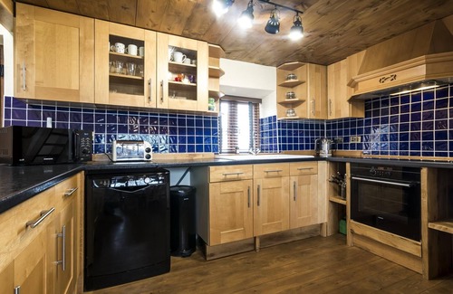 Tiers Cross House | Foxglove - Luxurious Barn Conversion - Blossom Farm