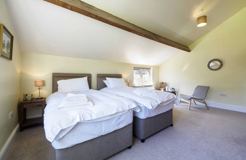 Buxton Bed & Breakfast | Foxlow Coach House