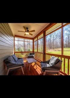 Nellysford House | Foxy Retreat