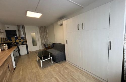 Frejus Apartment | Fréjus balcon des arènes