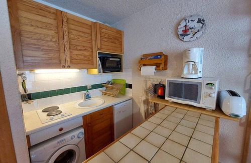 Autrans-Meaudre-en-Vercors Apartment | Cozy Mountain Apartment with WiFi, Balcony, Near Ski Trails & Village Center