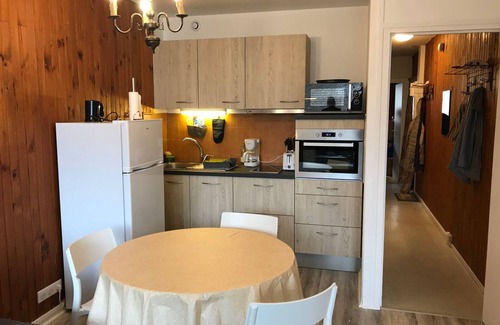 Besse-et-Saint-Anastaise Apartment | Central apartment in Super Besse, 2 bedrooms, near slopes