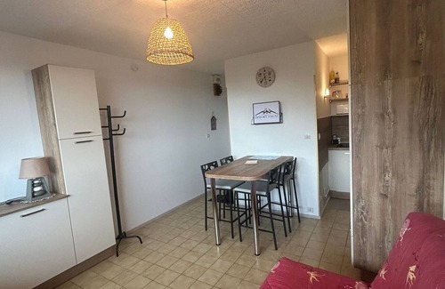 Besse-et-Saint-Anastaise Apartment | Modern studio renovated at the foot of the slopes in Super Besse
