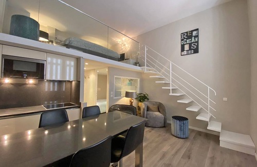 Boulouris-sur-Mer Apartment | Villa on Côte d'Azur with Beachfront Views